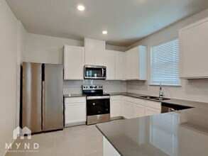 2413 Corinthus Bnd in San Antonio, TX - Building Photo - Building Photo