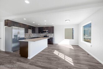 2704 N Miami Ct in Spokane, WA - Building Photo - Building Photo