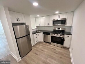 519 S 17th St in Philadelphia, PA - Building Photo - Building Photo