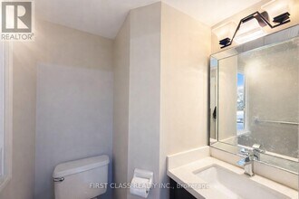 108 Finch Ave W in Toronto, ON - Building Photo - Building Photo