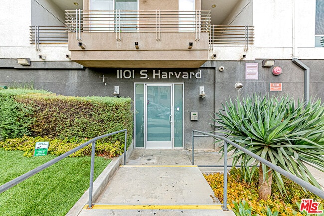 property at 1101 S Harvard Blvd