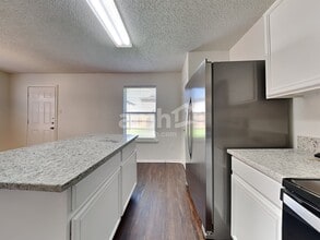 5428 Kleberg Dr in Grand Prairie, TX - Building Photo - Building Photo