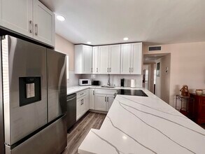 39 Dorset Dr in Boca Raton, FL - Building Photo - Building Photo