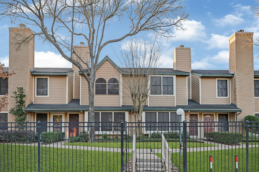 17820 Kings Park Ln in Houston, TX - Building Photo