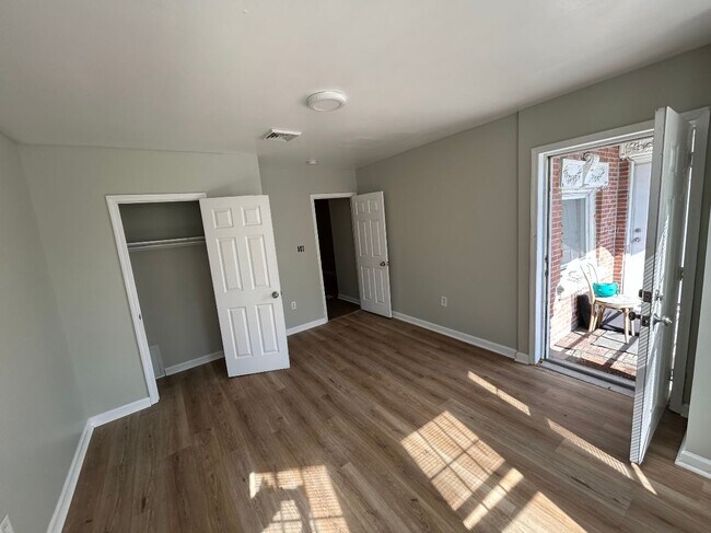 1311 S 52nd St, Unit 4 in Philadelphia, PA - Building Photo - Building Photo