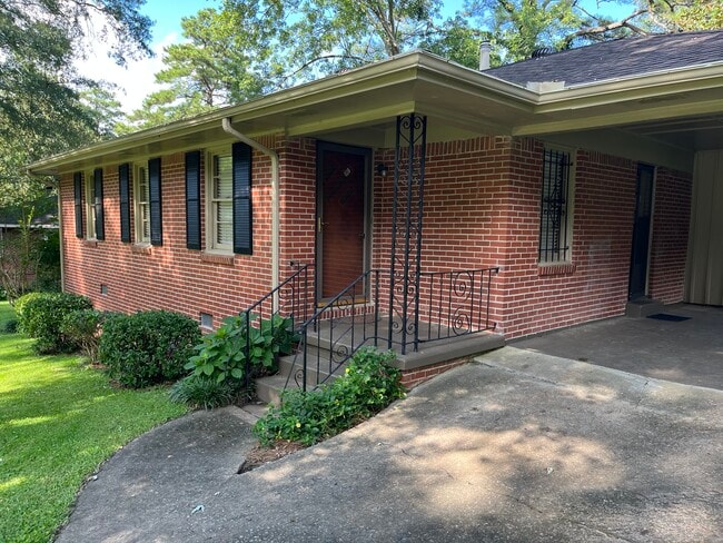 3040 Remington St in East Point, GA - Building Photo - Building Photo