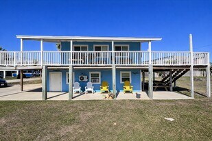 4111 Oleander Dr in Galveston, TX - Building Photo