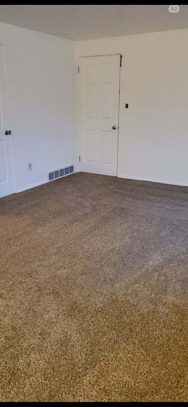 905 Reed St, Unit Unit 3 in Neenah, WI - Building Photo - Building Photo