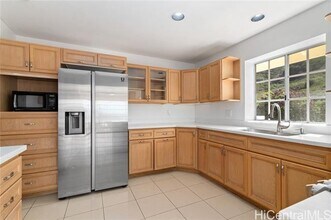 1069 Maunanani St in Honolulu, HI - Building Photo - Building Photo