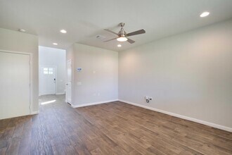 1300 Anhalt Dr in Pflugerville, TX - Building Photo - Building Photo