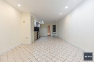330 E 93rd St in New York, NY - Building Photo - Building Photo