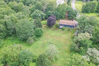 109 Old Litchfield Rd in Washington Depot, CT - Building Photo - Building Photo