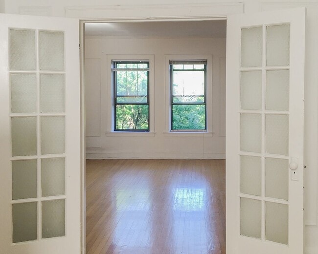 4604 N Winchester Ave, Unit 3, Unit 3