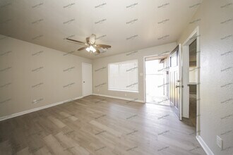 3049 SE 18th Pl in Del City, OK - Building Photo - Building Photo