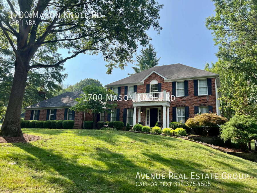 1700 Mason Knoll Rd in St. Louis, MO - Building Photo