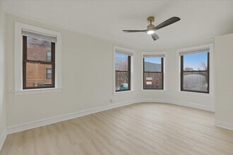 4004 N Bell Ave, Unit 2A in Chicago, IL - Foto de edificio - Building Photo