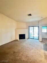 2140 Pinetop Ln in Las Vegas, NV - Building Photo - Building Photo