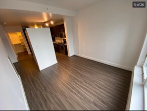 101 W 4th St, Unit 1801 in Boston, MA - Building Photo - Building Photo