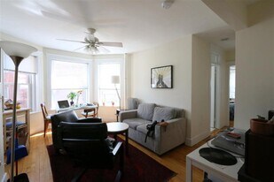 336 Harvard St, Unit 6 Apartamentos