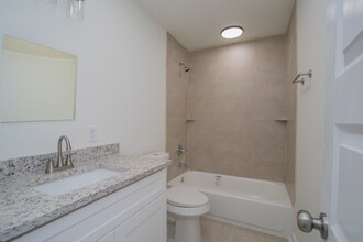 273 Bonnie Bnd in San Antonio, TX - Building Photo - Building Photo