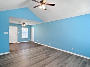 2841 Goldsmith St in San Antonio, TX - Foto de edificio - Building Photo