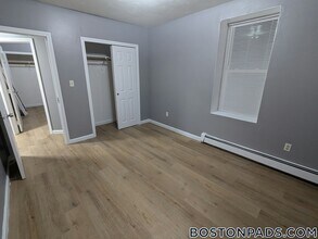 114 Mt Pleasant Ave in Boston, MA - Building Photo - Building Photo