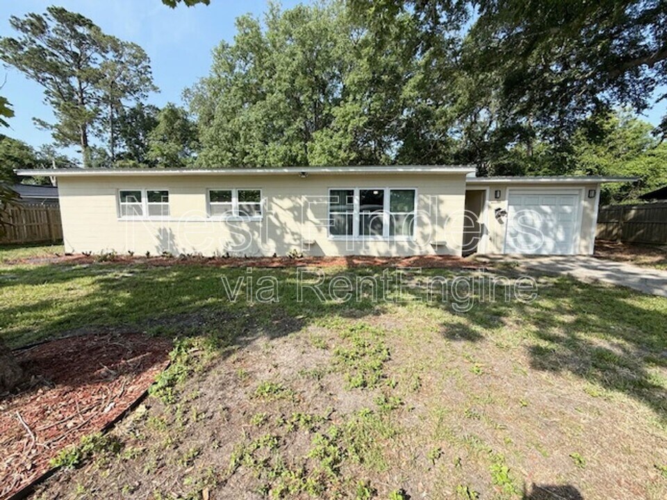 1325 Hibiscus St in St. Augustine, FL - Building Photo