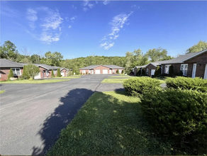 1 Elie Way in Uniontown, PA - Foto de edificio - Building Photo