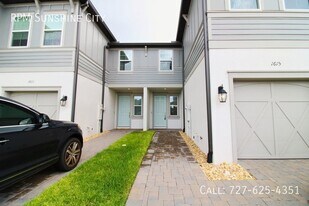 1615 Eagle Creek Dr in Clearwater, FL - Building Photo