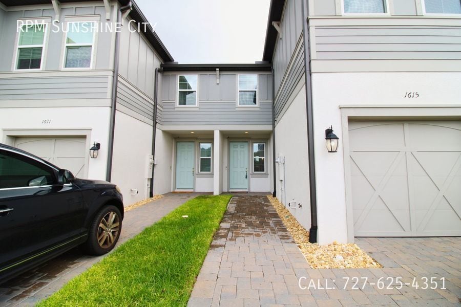 1615 Eagle Creek Dr in Clearwater, FL - Building Photo