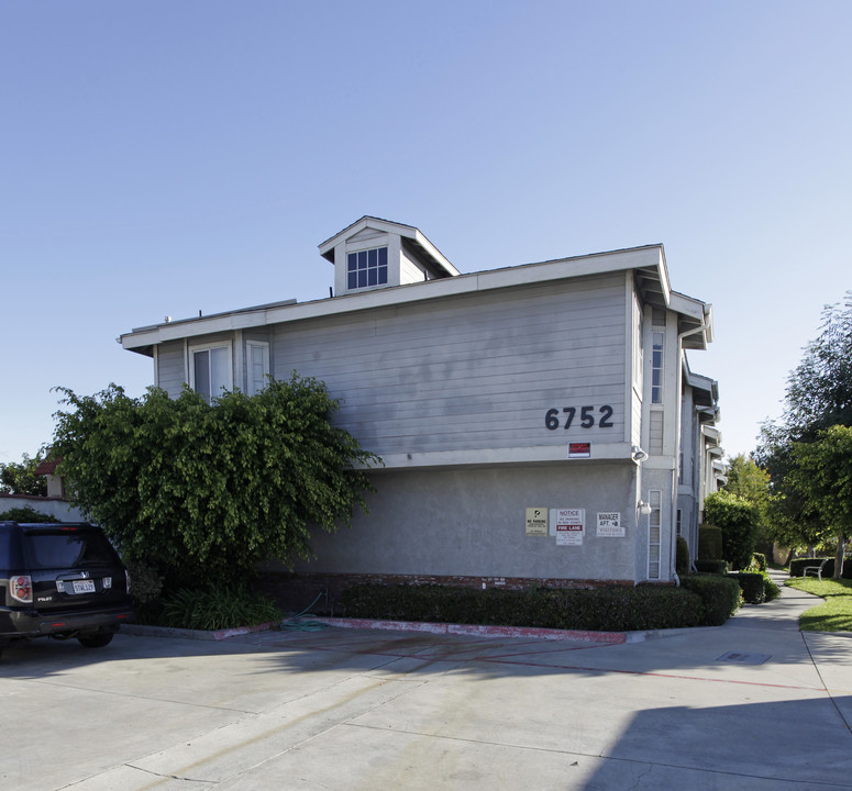 6752 Western Ave in Buena Park, CA - Building Photo