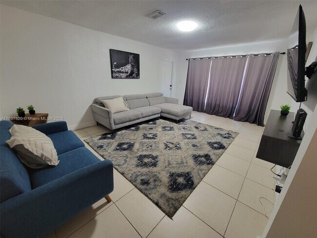 2759 NW 58th Terrace in Lauderhill, FL - Building Photo - Building Photo