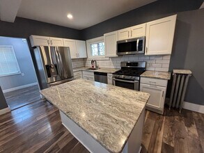 4200 Whitman Ave in Cleveland, OH - Foto de edificio - Building Photo