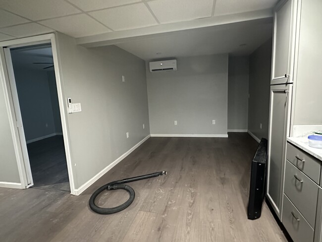 7041 Clinton St in Elma, NY - Foto de edificio - Building Photo