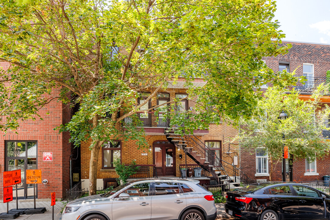 916 Saint-Philippe Rue in Montréal, QC - Building Photo