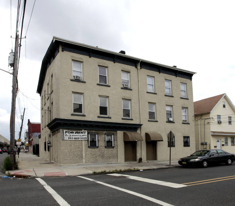 400 Livingston St in Elizabeth, NJ - Building Photo