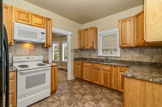 2310 Rainier Ave in Everett, WA - Building Photo - Building Photo