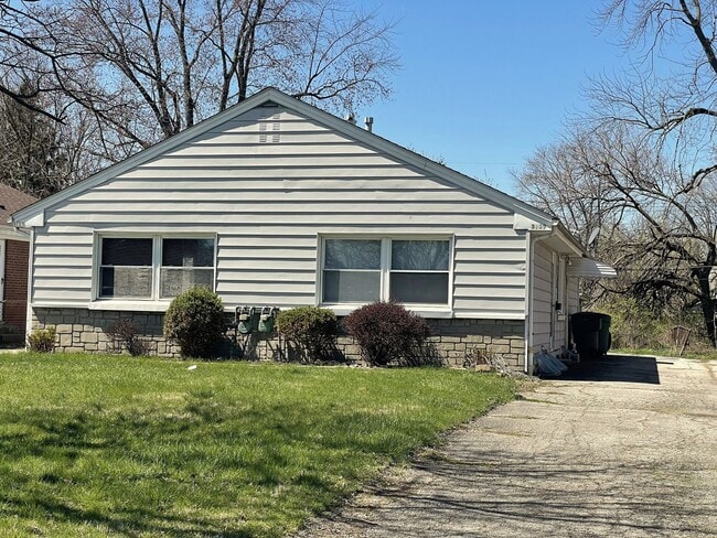 property at 3139 Maize Rd