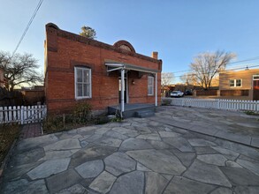 212 Chapelle St in Santa Fe, NM - Building Photo - Building Photo