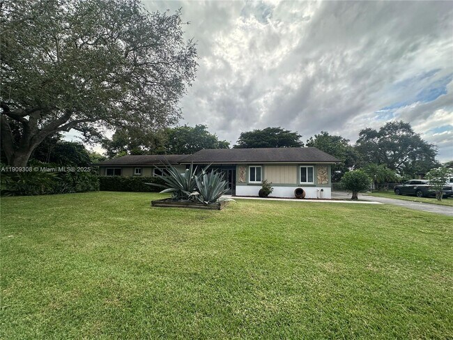 27850 SW 164th Ct in Homestead, FL - Building Photo - Building Photo