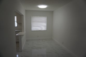 151 Stratford K in West Palm Beach, FL - Building Photo - Building Photo