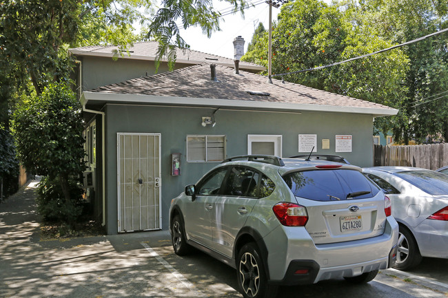 2321 G St in Sacramento, CA - Foto de edificio - Building Photo