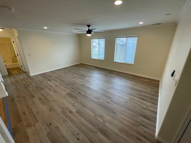 property at 3812 E Rock Creek Rd
