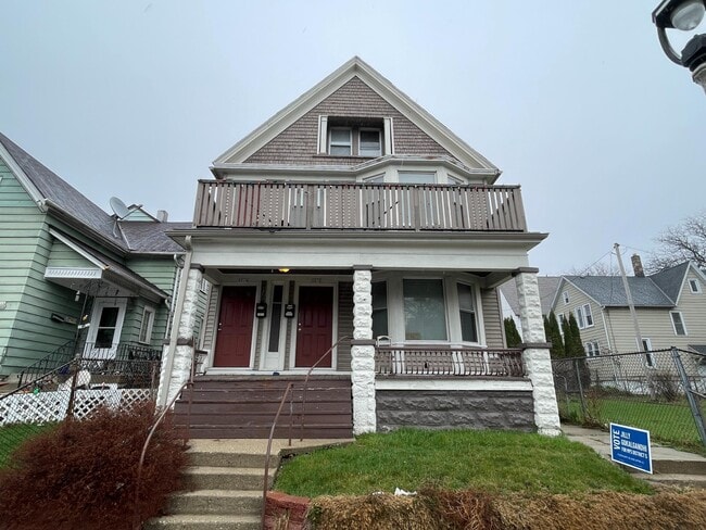 property at 2212 N Holton St