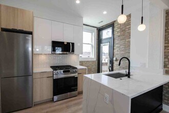 1035 W Byron St in Chicago, IL - Building Photo - Building Photo
