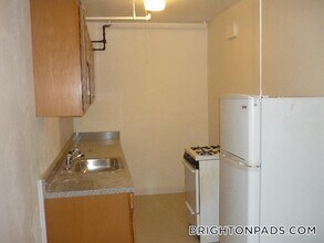 1615 Commonwealth Ave, Unit 5 in Boston, MA - Building Photo - Building Photo