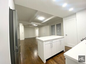 WEST 68 STREET in New York, NY - Building Photo - Building Photo