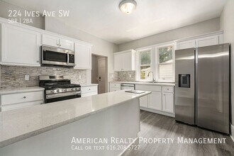 224 Ives Ave SW in Grand Rapids, MI - Building Photo - Building Photo