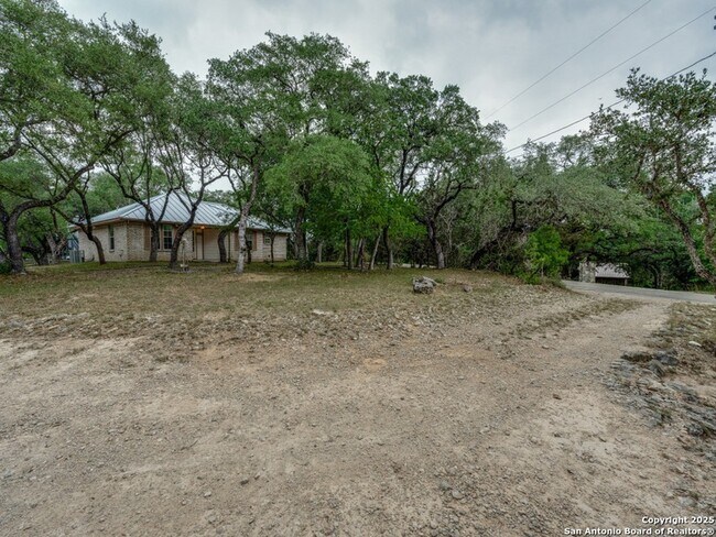510 Maricopa Dr in Canyon Lake, TX - Building Photo - Building Photo