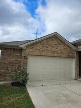 110 Marimoor Dr in Hutto, TX - Building Photo - Building Photo